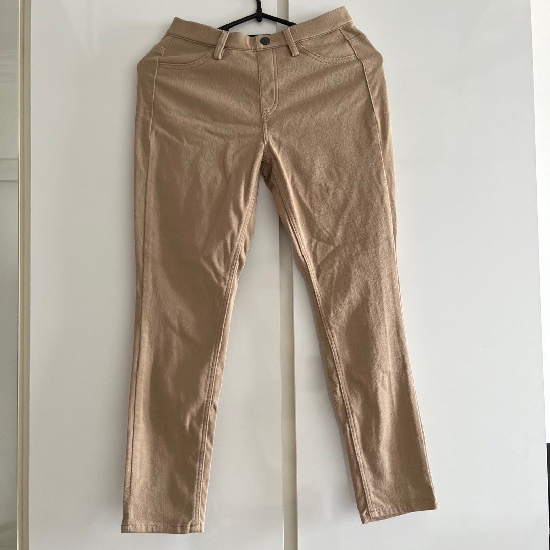 Uniqlo Ultra Stretch Cropped Leggings Pants, Women's Fashion, Bottoms,  Jeans & Leggings on Carousell