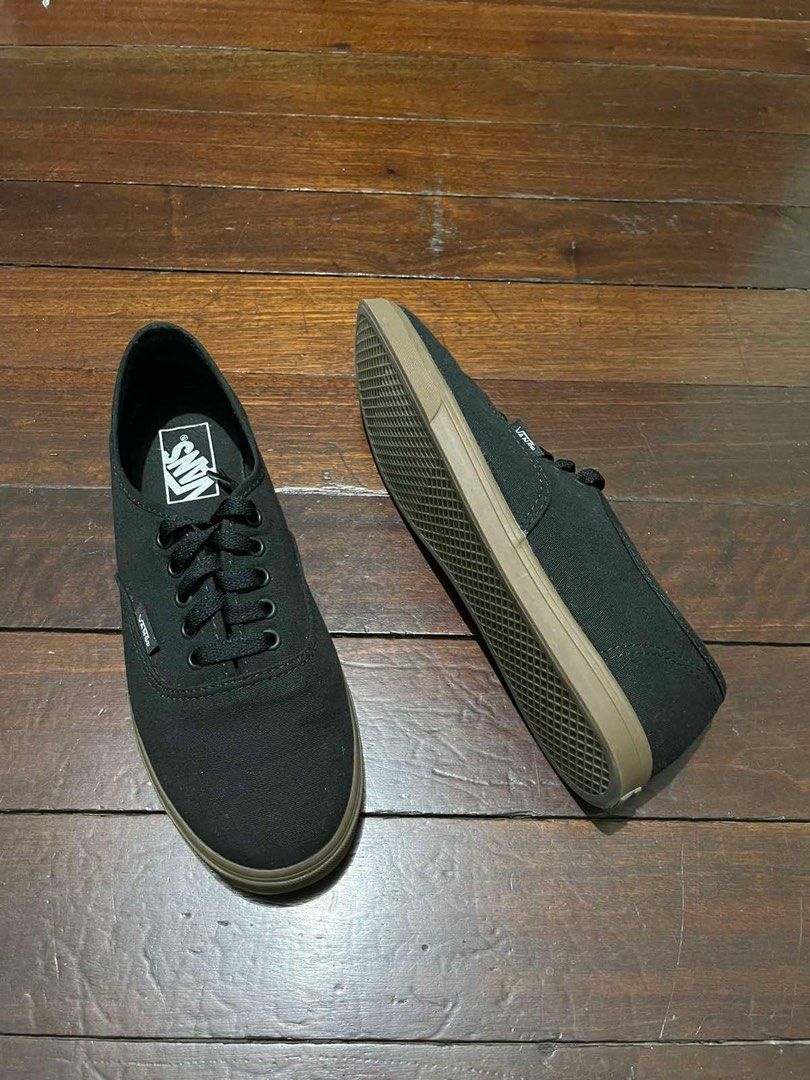 vans classic black gum sole