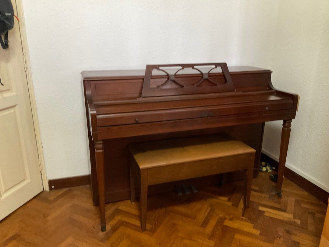 Wurlitzer piano deals model 2116