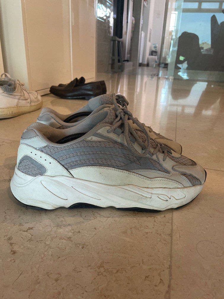 yeezy 700 static black