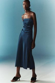 (Category: ) located in . Submitted by cutestwardrobe (Listing ID 1216323823, Image 1). Description: .