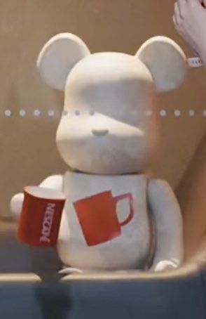 公仔可手握官方附送的杯子！官方出品限量200隻！] Bearbrick be@rbrick 