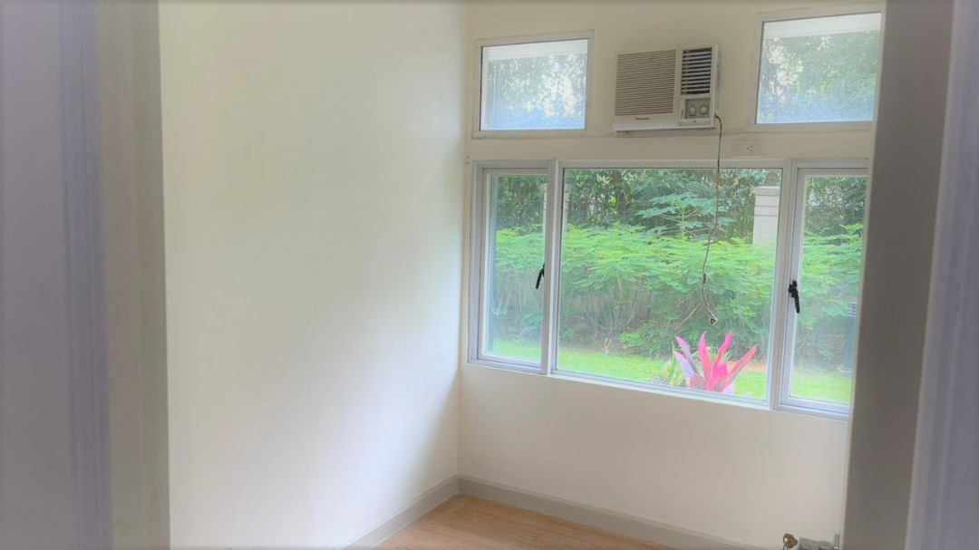 (Category: ) located in . Submitted by nate2019 (Listing ID 1216650093, Image 1). Description: .