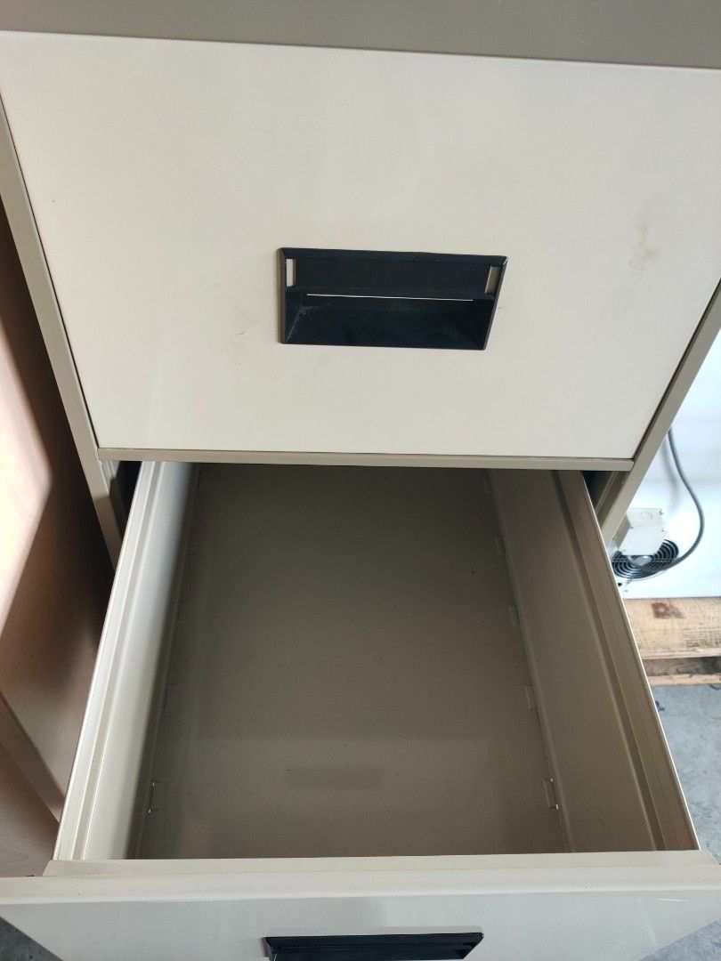 4 Drawer Metal for Sale 50 each (AAR 1666), Furniture & Home