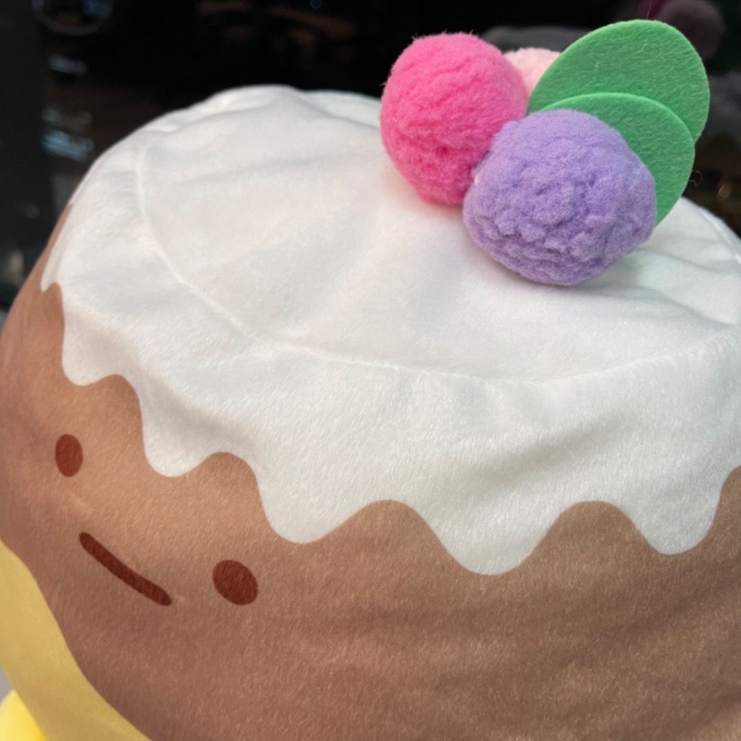 日版) 全新San-x Sumikkogurashi 角落生物焦糖布丁布甸甜品富士山大毛公仔, 興趣及遊戲, 玩具& 遊戲類- Carousell