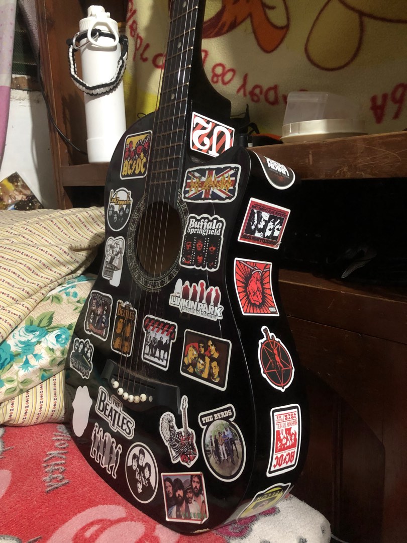 Acoustic Guitar on Carousell