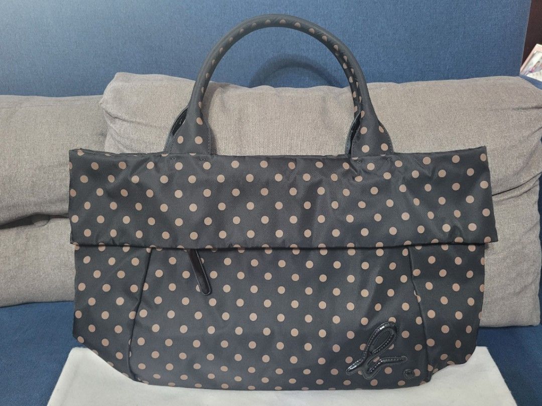 Agnes B Shoulder Tote Bag (Black) (Category: Bags & Wallets) located in Singapore. Submitted by nanamicchii (Listing ID 1216538635, Image 1). Description: Condition : 9/10 Dimension : 45 x 20 x 30 (L,W,H).