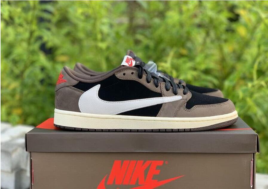 Air Jordan 1 Retro Low OG SP Travis Scott, 男裝, 鞋, 波鞋- Carousell