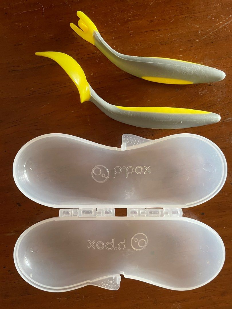 b.box Cutlery Set Spoon Fork for Toddler (Category: Weaning & Toddler Feeding) located in Mandaluyong City. Submitted by feiticeira (Listing ID 1216465866, Image 3). Description: Original price: P550 Comes with plastic carrying case..