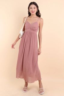 (Category: ) located in . Submitted by ly.closet (Listing ID 1216611265, Image 1). Description: .