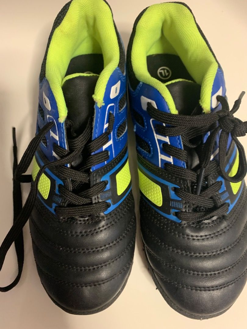 New soccer shoes outlet