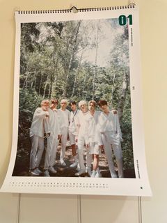 BTS 2019 season’s greeting poster calendar
