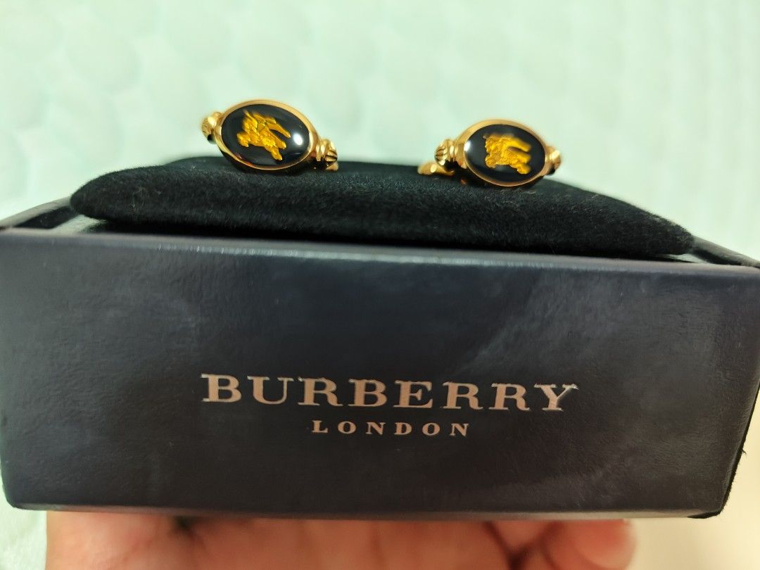 Burberry 袖扣一對, 名牌, 飾物及配件- Carousell