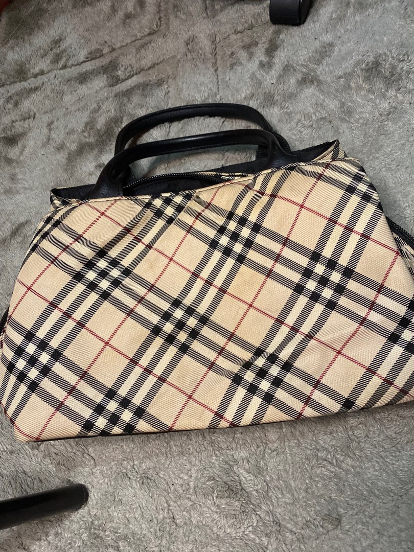 Burberry Lunch Bag, Luxury, Bags & Wallets on Carousell