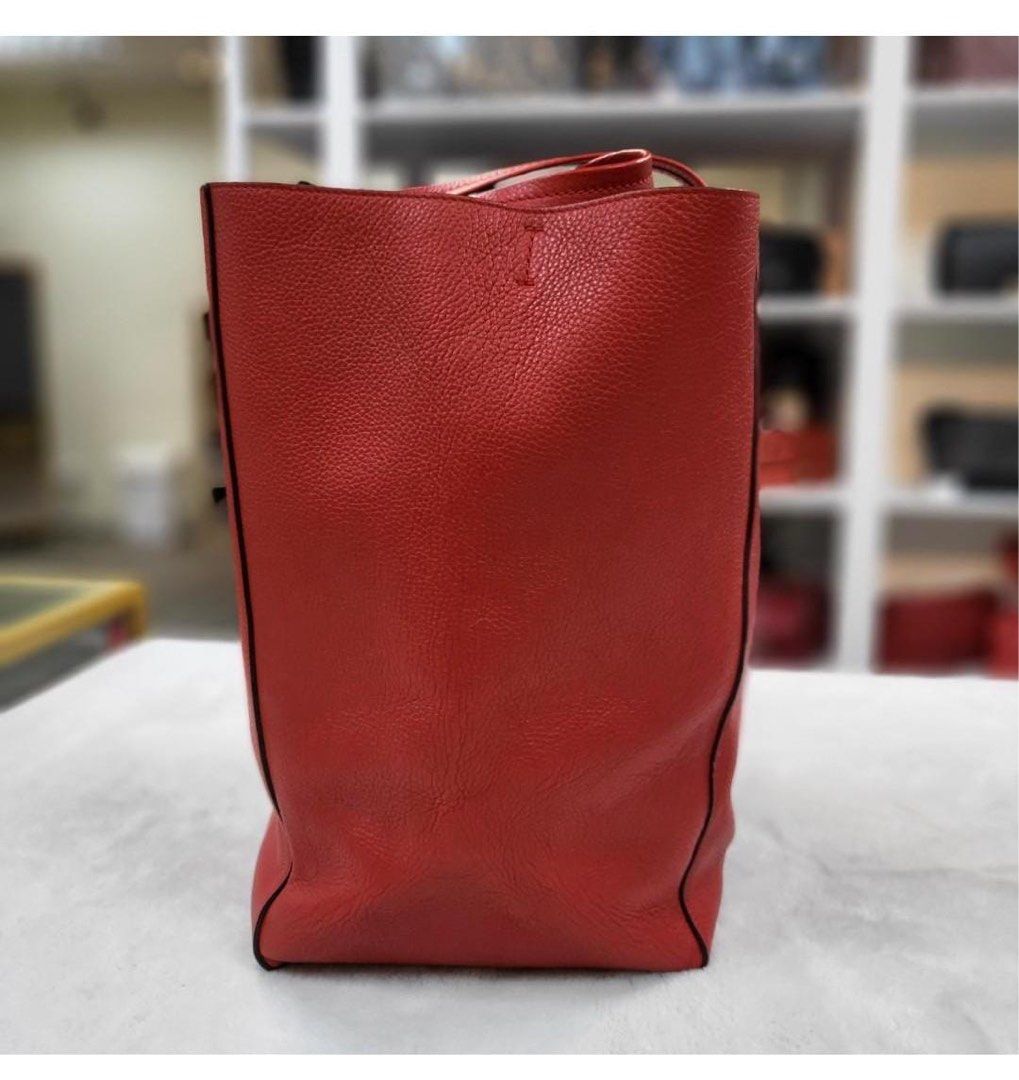 Celine phantom bag on sale price