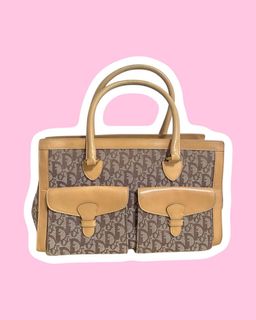 (Category: ) located in . Submitted by demure_bags (Listing ID 1216502523, Image 1). Description: .