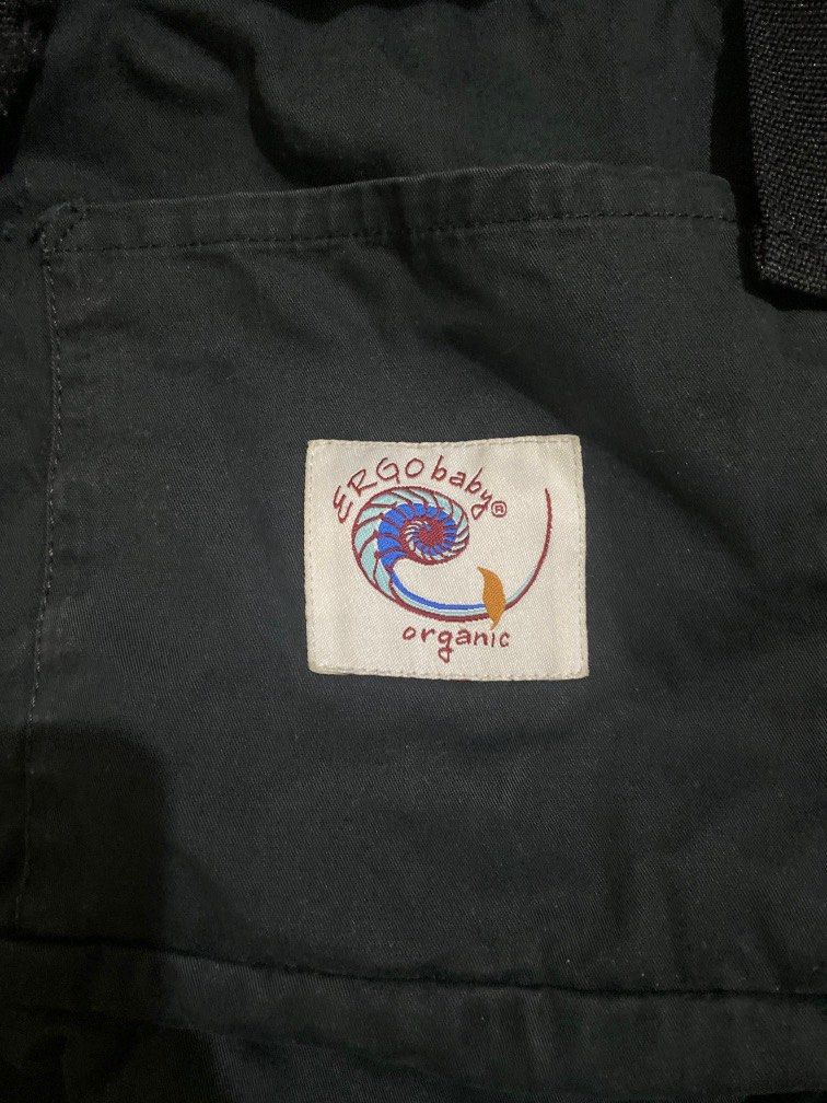 Ergo Baby Organic Carrier (Category: Carriers & Slings) located in Nasugbu. Submitted by bi.mnl (Listing ID 1216561339, Image 2). Description: see last photo for flaws. me scratches ung hood sa inner cloth nya, pero ung sa ibabaw ng hood wala naman.. organic cotton ORIGINAL ERGO BABY 0-2Y.