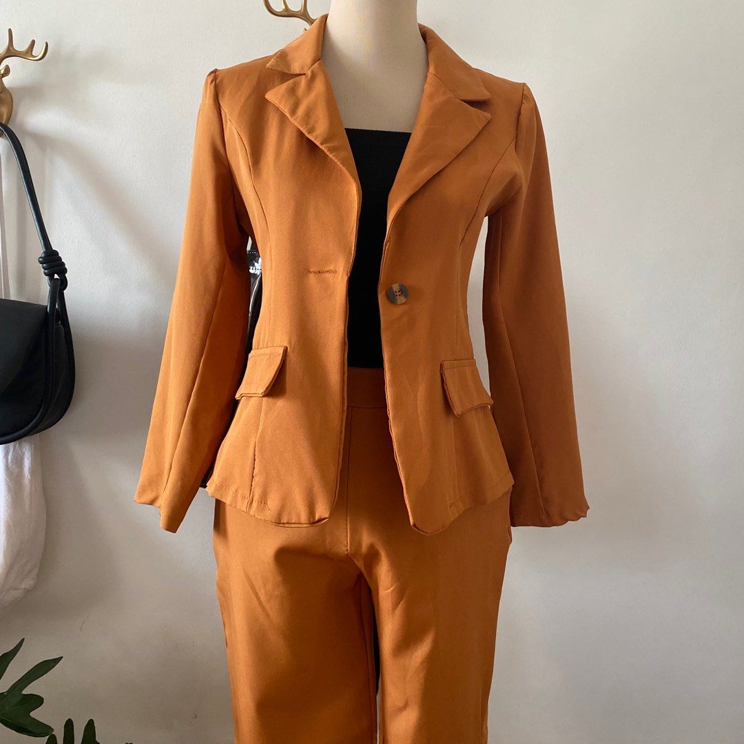 Eunice Blazer & Pants Set (Category: Sets or Coordinates) located in Malolos. Submitted by beasarchive (Listing ID 1216478852, Image 1). Description: EUNICE Blazer & Pants Set ✿ used only once ✿ fits small to medium frames ✿ black tube NOT included! 📩 MOP: GCash || Chinabank 📦 via: J&T Express 🫱🏼‍🫲🏽 meet-up: Starbucks, Tikay, Malolos, Bulacan .