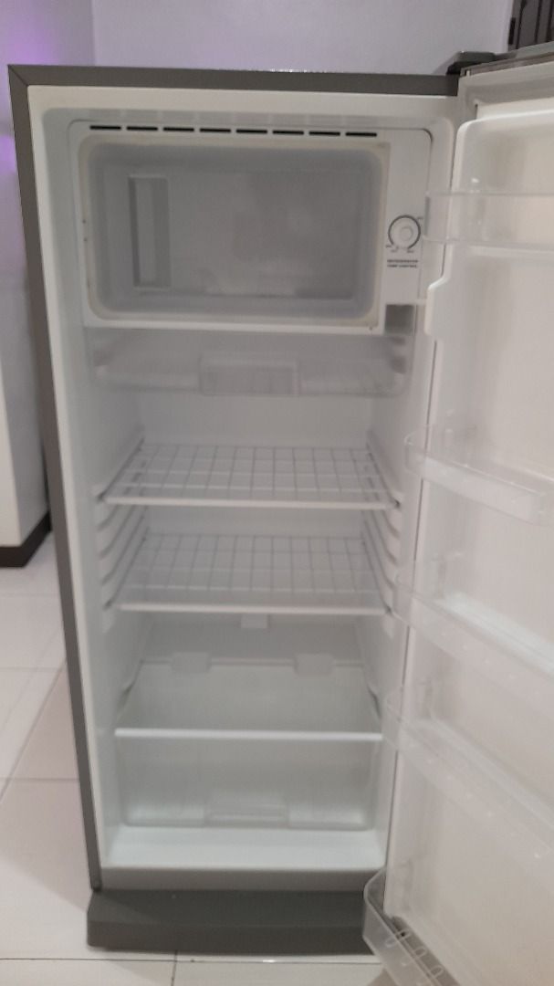 Everest Refrigerator, Furniture & Home Living, Kitchenware & Tableware