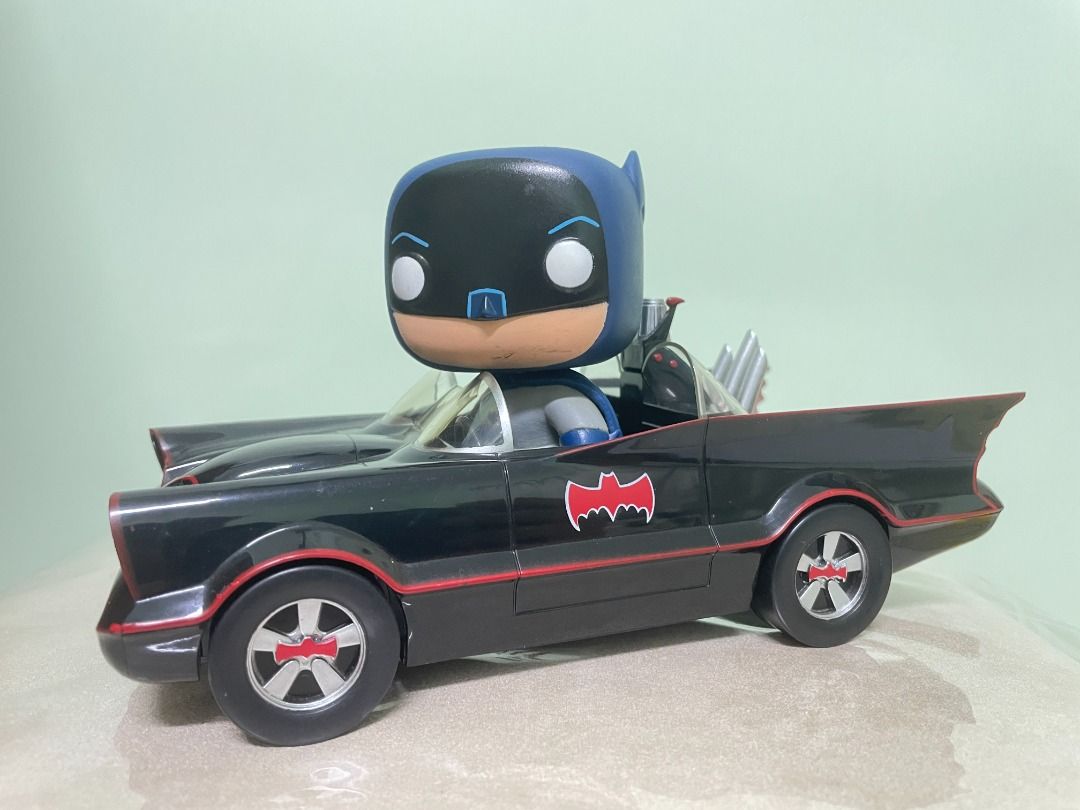 Funko pop on sale batman 1966 batmobile