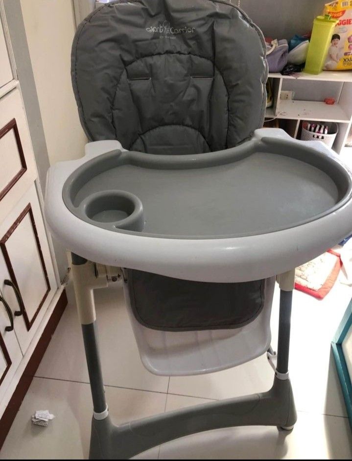 Giant carrier high chair, Babies & Kids, Nursing & Feeding, Baby High