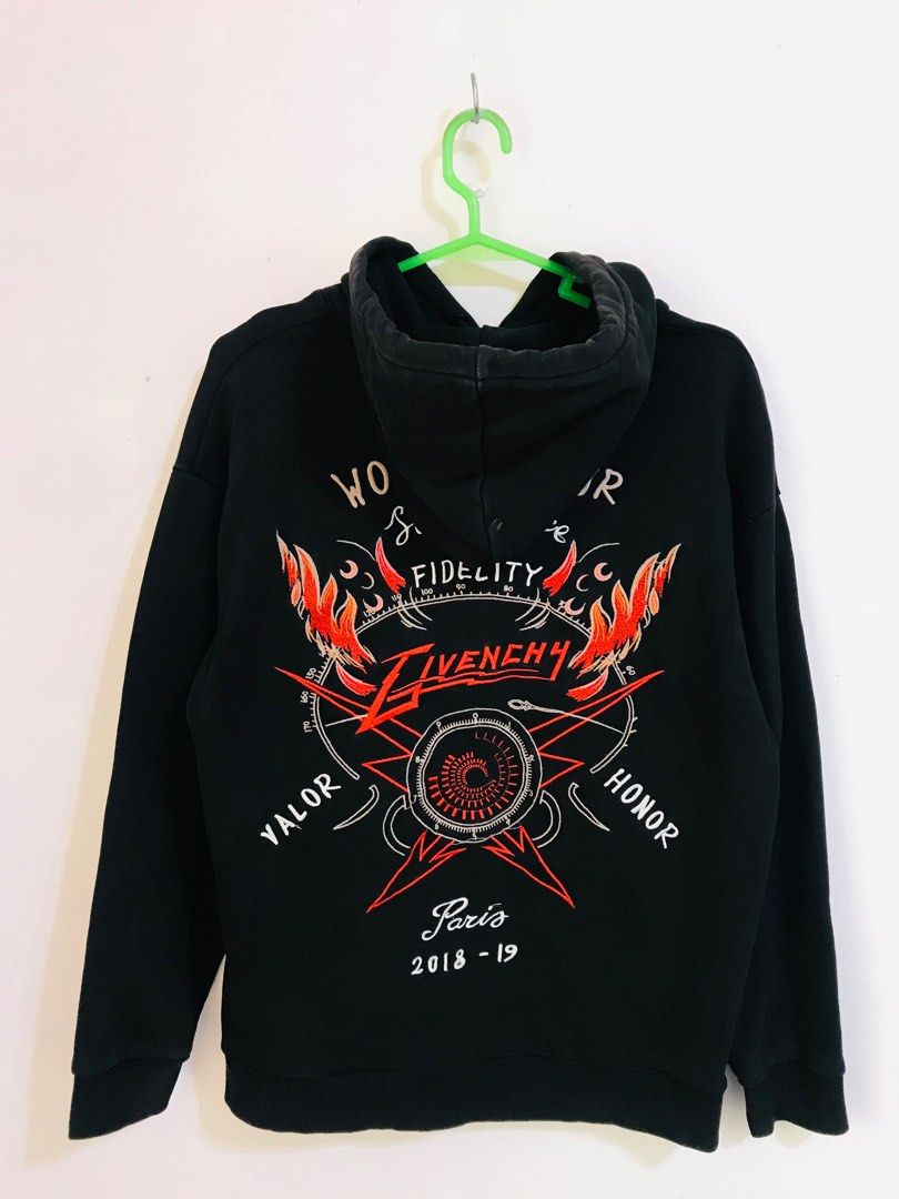 Givenchy world tour hoodie hotsell