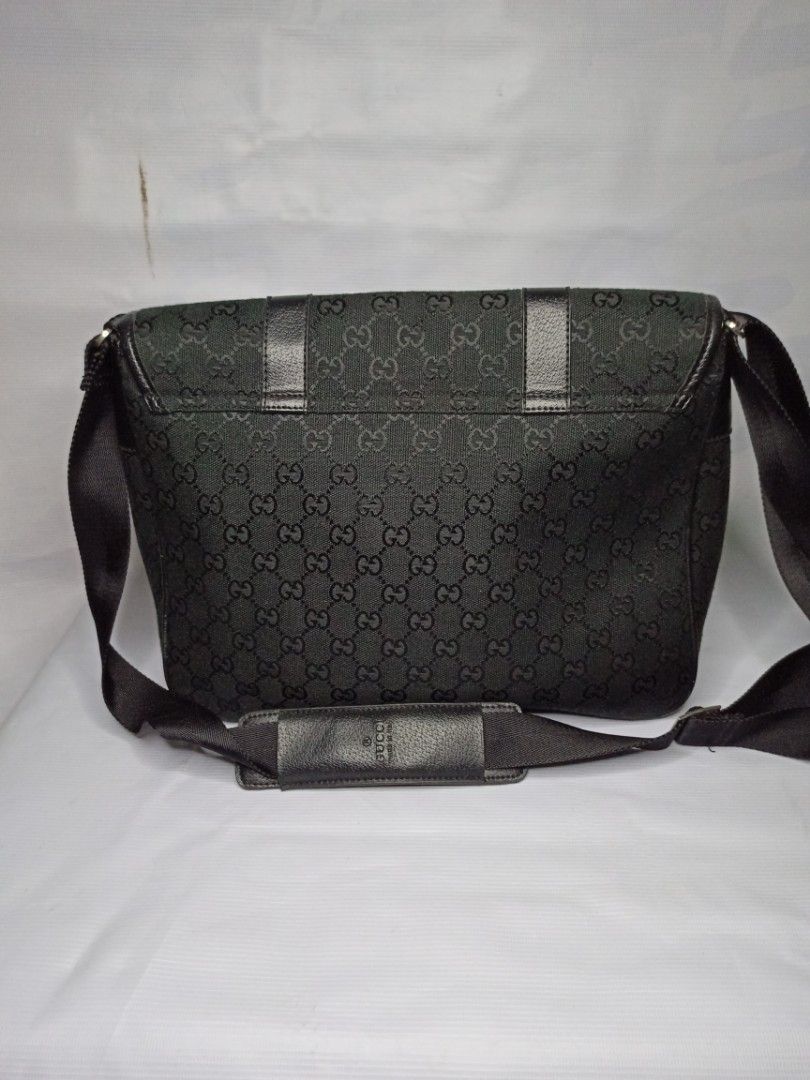 Gucci monogram messenger bag top