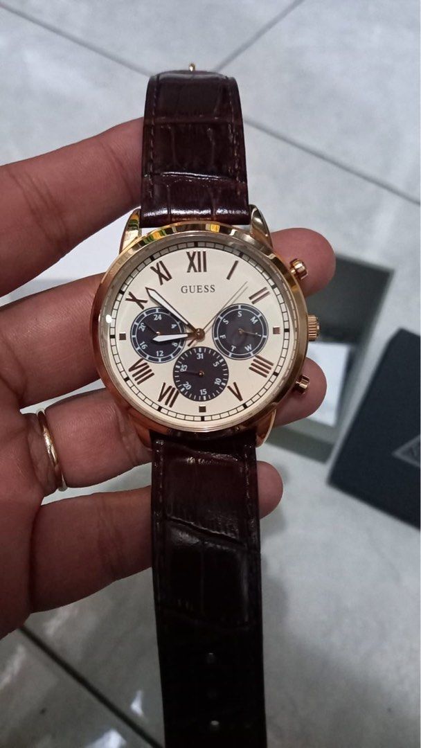 Guess Watch jam guess, Fesyen Pria, Jam Tangan di Carousell