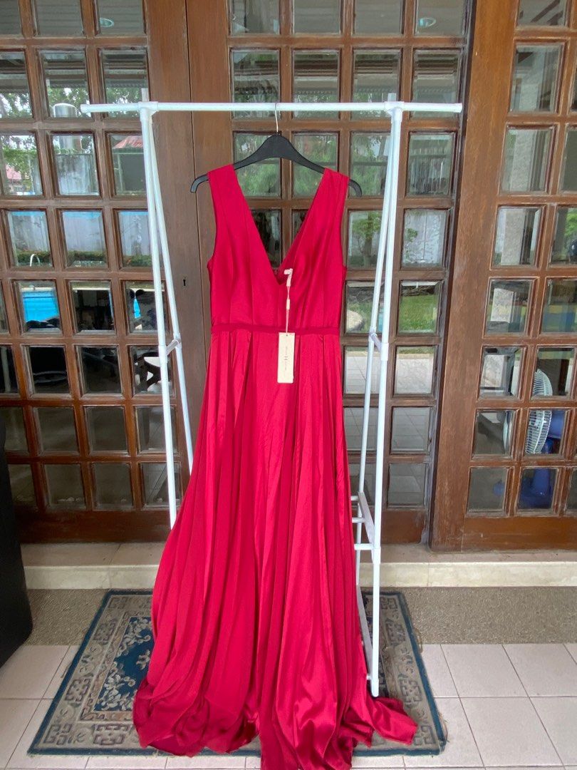Halston heritage outlet red gown