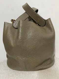 (Category: ) located in . Submitted by luxe_chic (Listing ID 1216587515, Image 1). Description: .