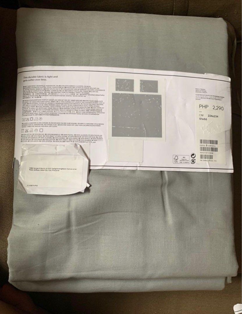H&M DUVET COMFORTER COVER SET QUEEN SIZE (Category: Bedding & Towels) located in Cavite. Submitted by 4ckids (Listing ID 1216491523, Image 3). Description: 1 duvet cover queen size 2 pillow cases Bdo or gcash Shopee checkout shipping.