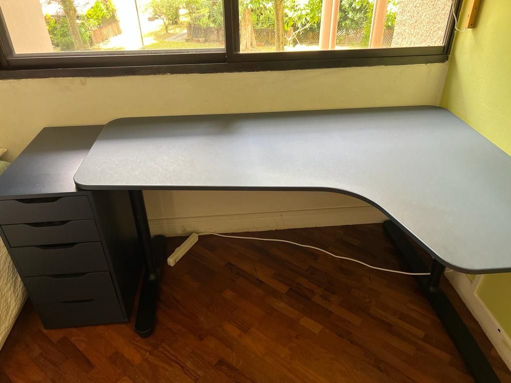 Ikea desk similar to Bekant can be sold as a pack with chair+drawer