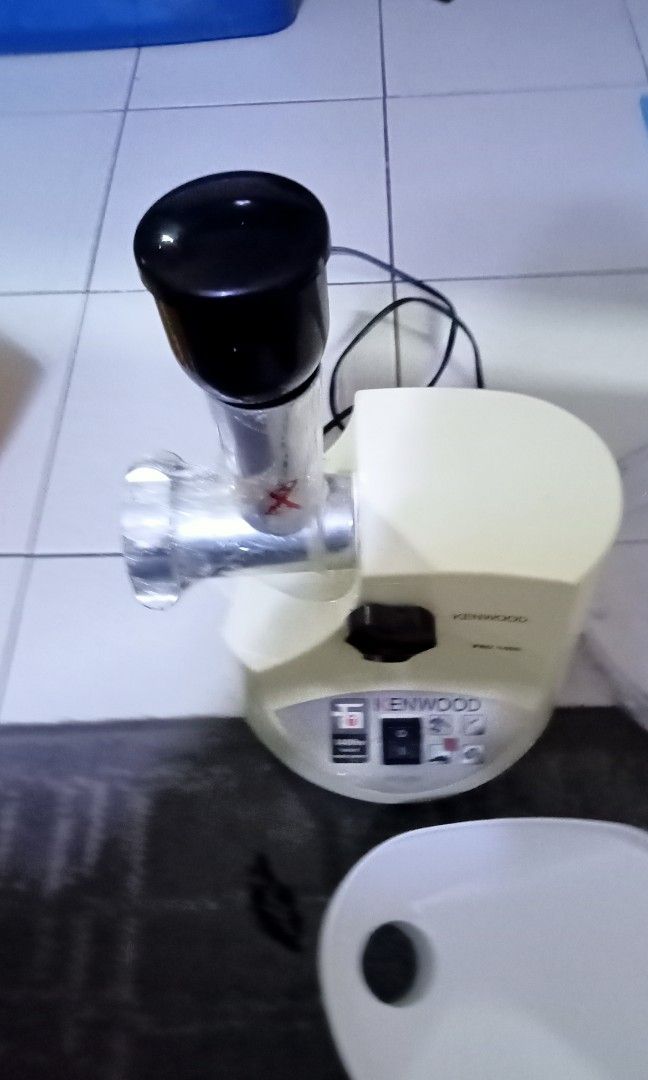 Kenwood Pro 1400 Mincer, Furniture & Home Living, Kitchenware