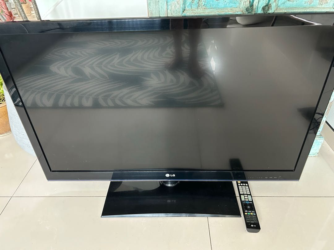 LG 42 inch LED TV, TV & Home Appliances, TV & Entertainment, TV on ...