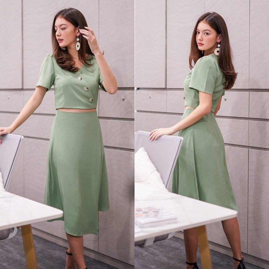 Asymmetrical 2025 skirt button