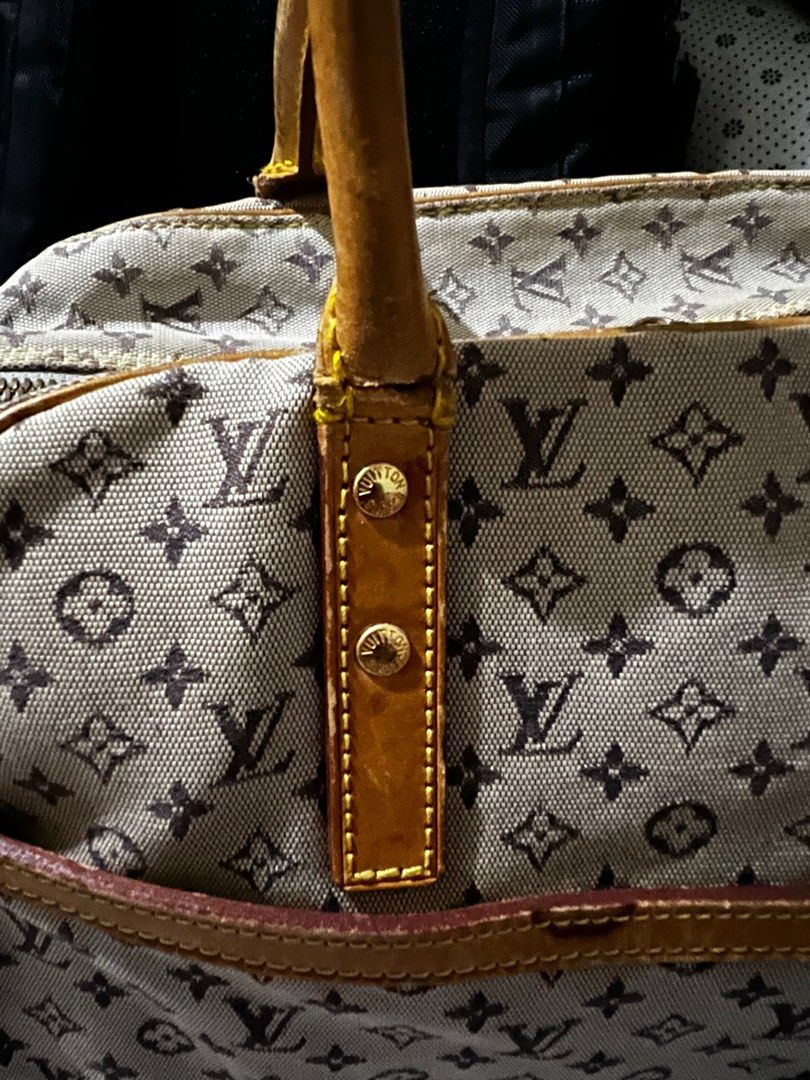 Original LV Mini Lin Marie Handbag (Category: Luxury Bags & Wallets) located in Bulacan. Submitted by damuho31 (Listing ID 1216588050, Image 1). Description: 💯authentic from Japan auction LV Monogram Mini Lin Marie Issue: handle, see image (can still be use) 0927-5939597.