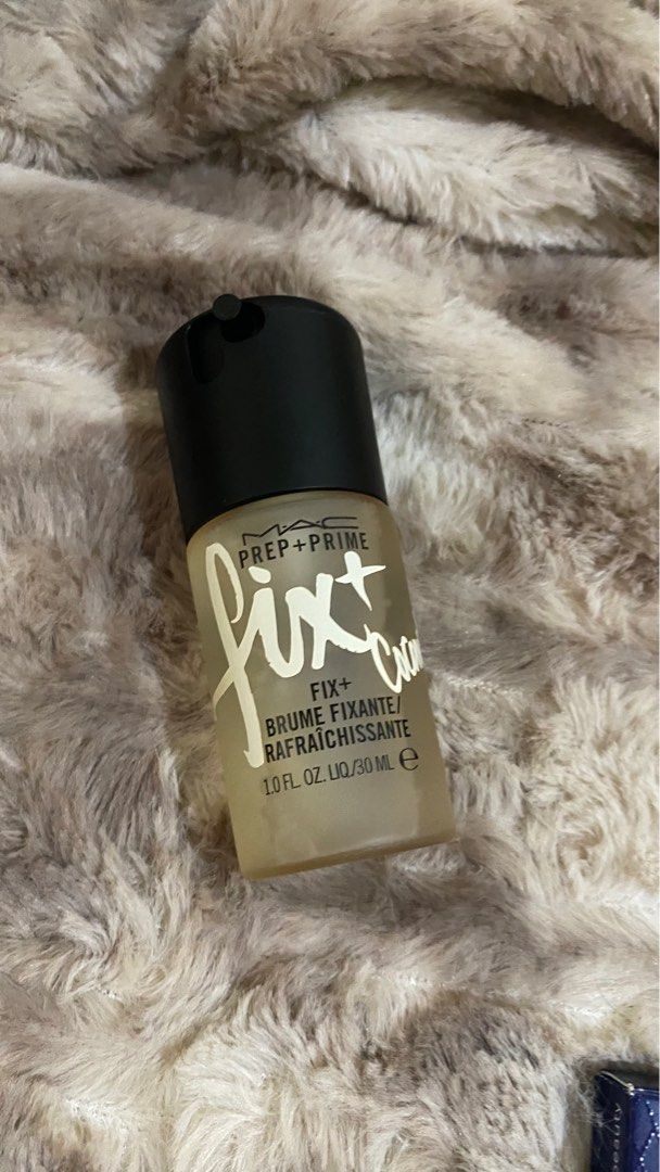 Mac Fix + Mini (Category: Makeup) located in Paranaque City. Submitted by makeup_glam (Listing ID 1216468057, Image 1). Description: .