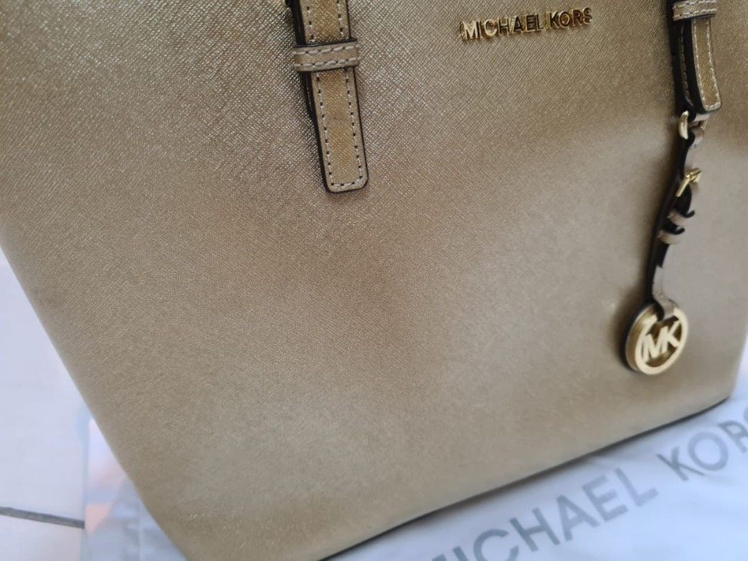 MICHAEL KORS 100% Genuine Shoulder Bag, Women's Fashion, Bags & Wallets,  Shoulder Bags on Carousell