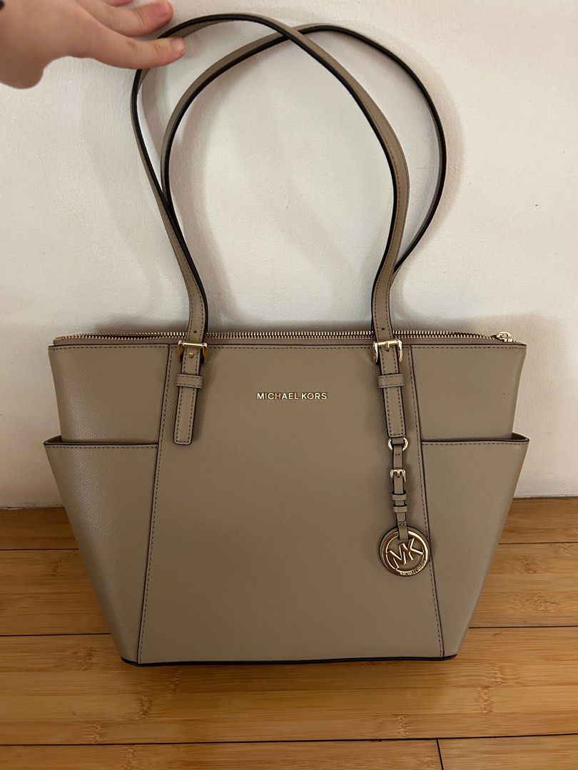 Jet set large deals saffiano leather crossbody truffle