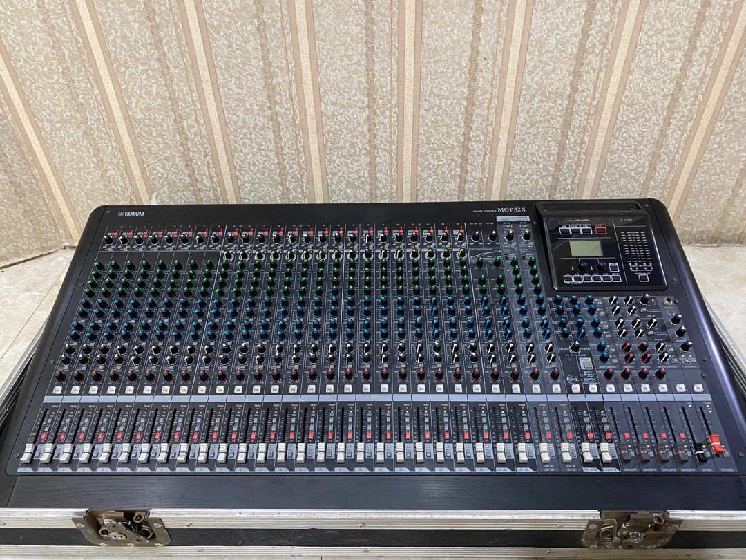 Mixer Yamaha MGP32X, Music & Media, Instruments on Carousell