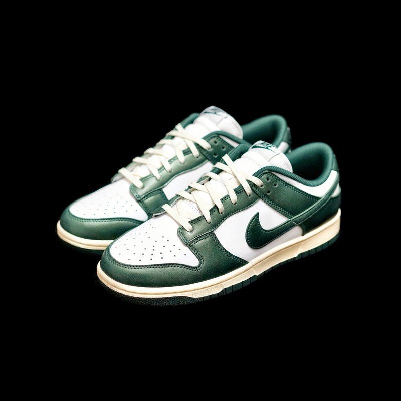 nike dunk low vintage green, 男裝, 鞋, 波鞋- Carousell