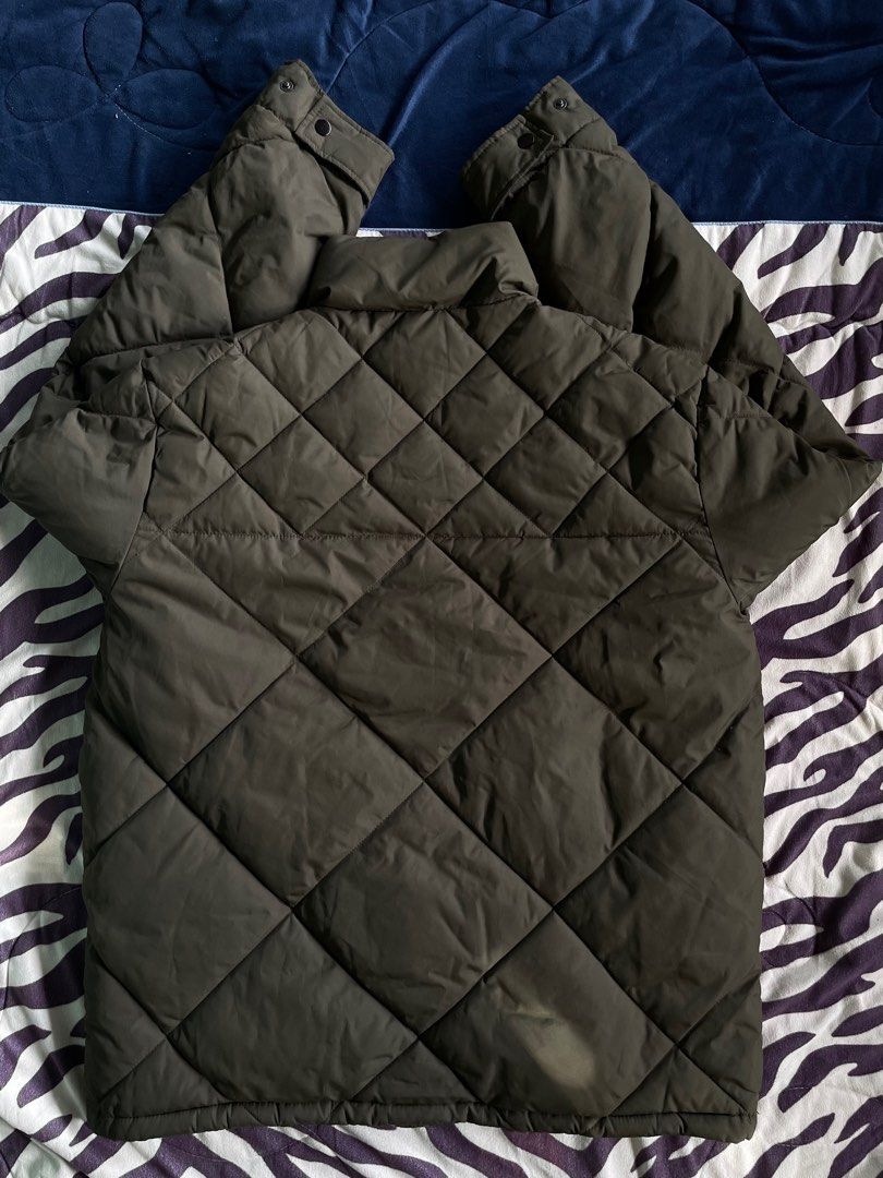 Old Navy puffer jacket (Category: Coats, Jackets and Outerwear) located in Davao. Submitted by gvgsobre (Listing ID 1216636587, Image 3). Description: Old Navy puffer jacket Excellent legit CR 10/10 Not thrifted (padala galing labas) Natambak nlng L on tag, dimes 25.5X29 950 only!!.