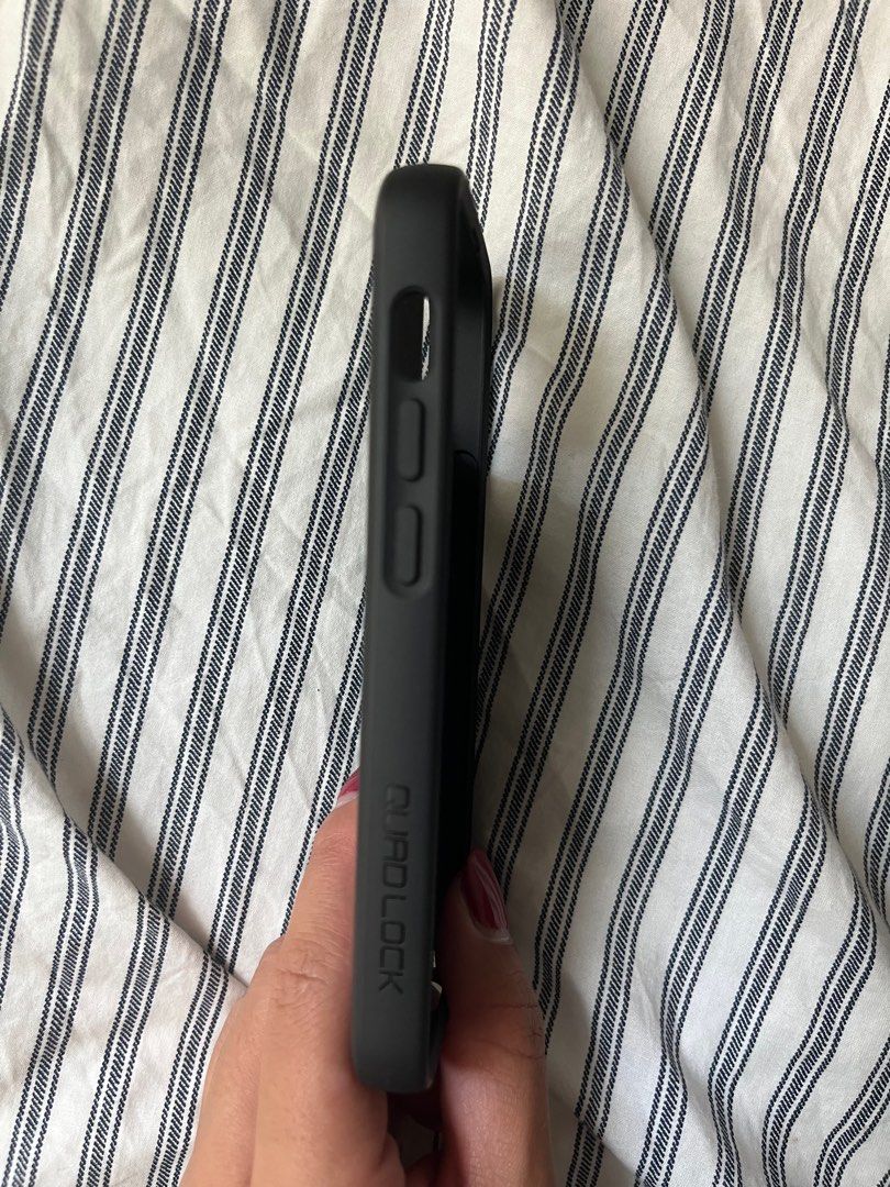 Quad lock iPhone 13 mini no box, Mobile Phones & Gadgets, Mobile