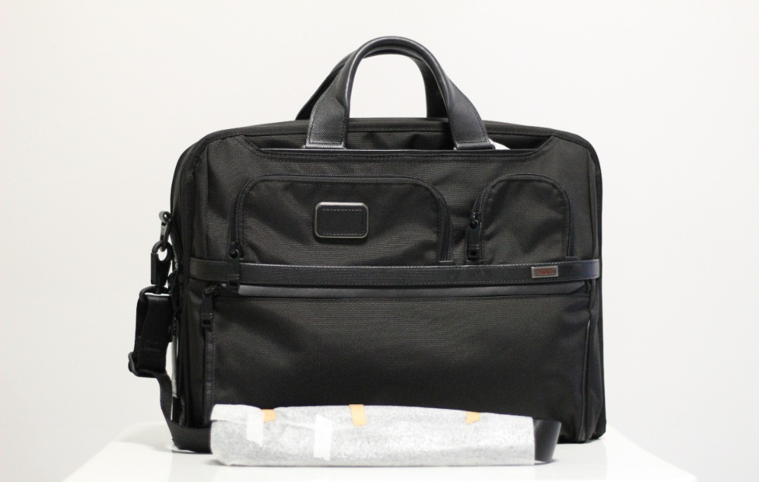 Retail 1060 New Tumi 2603114D3 Alpha 3 Compact Large Screen Laptop