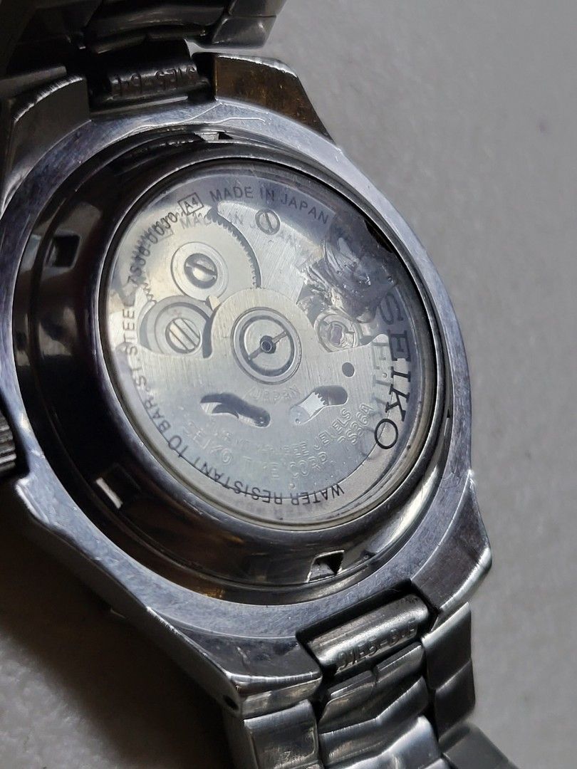 Seiko 7S36-00J0 SNZ347 Automatic Black (Category: Men's Watches) located in Iloilo. Submitted by KCY_Timepieces (Listing ID 1216595233, Image 2). Description: Condition: Bezel not turning, Not original hands, Bracelet Clasp Only Has One Lock Price: Php 2, 250 Model: Seiko Material: Stainless steel Color: black Bracelet: seiko Size: 38mm Inclusions: none Certificate of Authenticity: none *********************************************** MOP: COD/COP