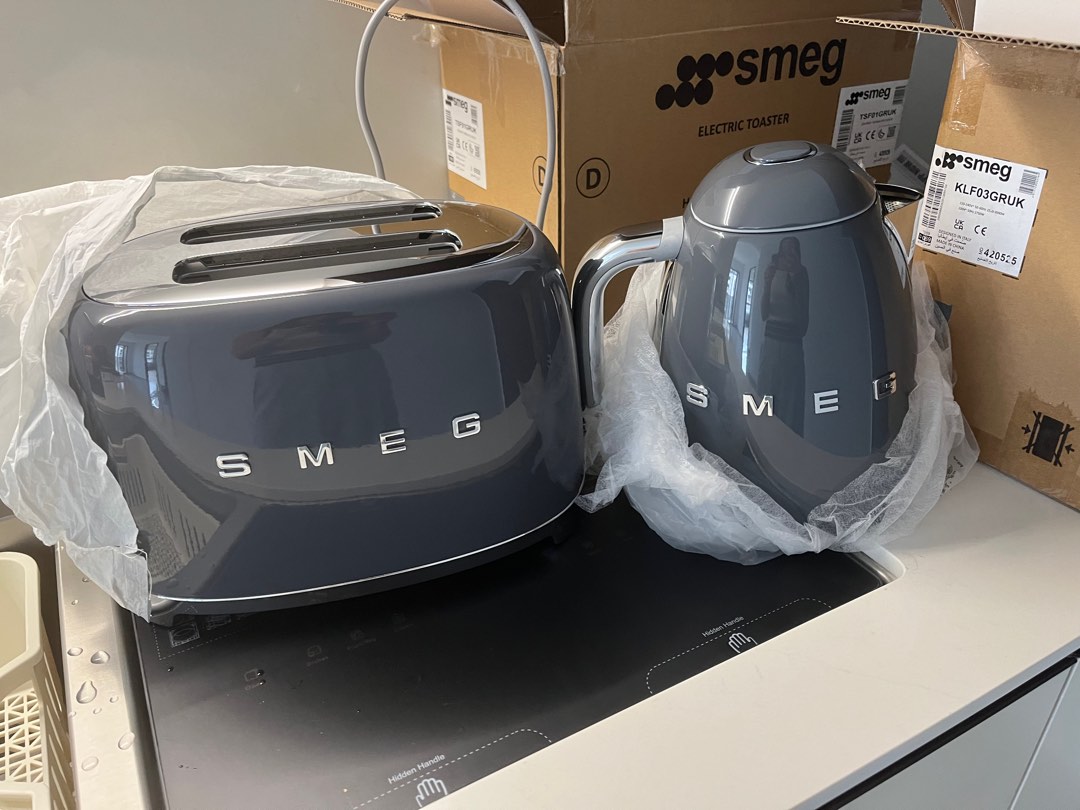 Smeg kettle &/or toaster in grey, TV & Home Appliances, Kitchen