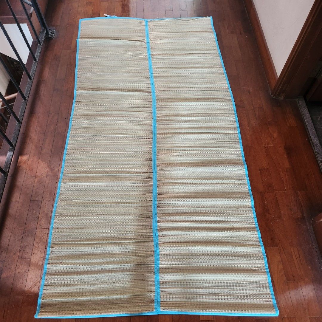 Straw beach mat, Furniture & Home Living, Home Decor, Carpets, Mats
