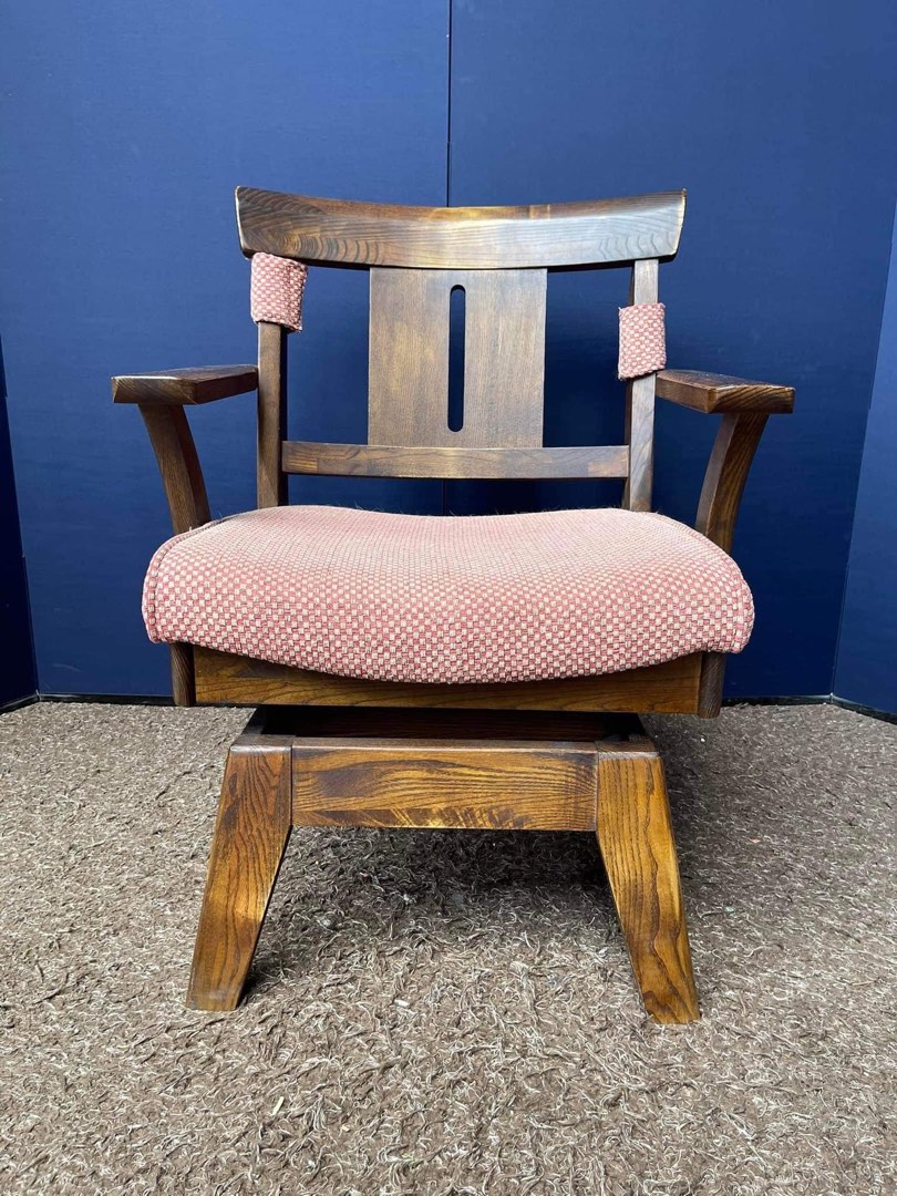 Swivel armchair on Carousell