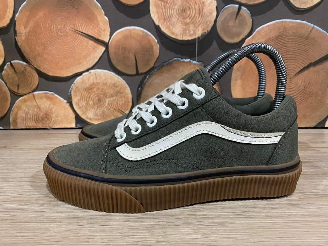 Vans old skool suede and gum deals khaki trainers