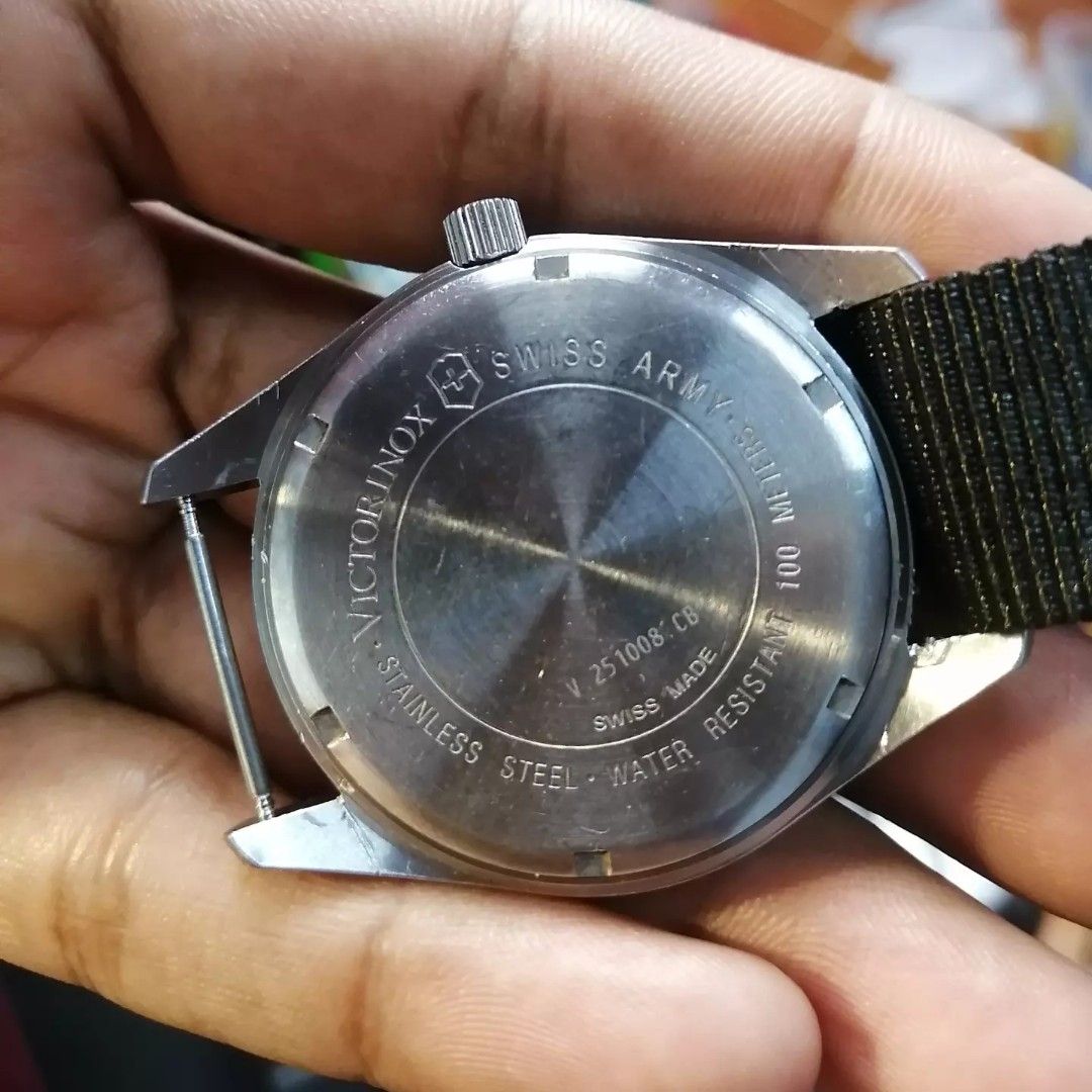 Jam victorinox swiss army online